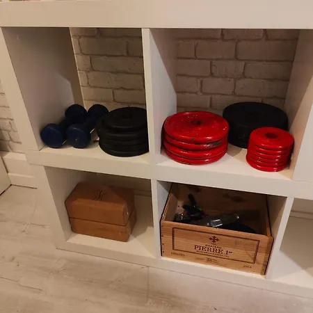 Appartement 2 Bedroom Flat With 100m2 Garden & Secure Parking